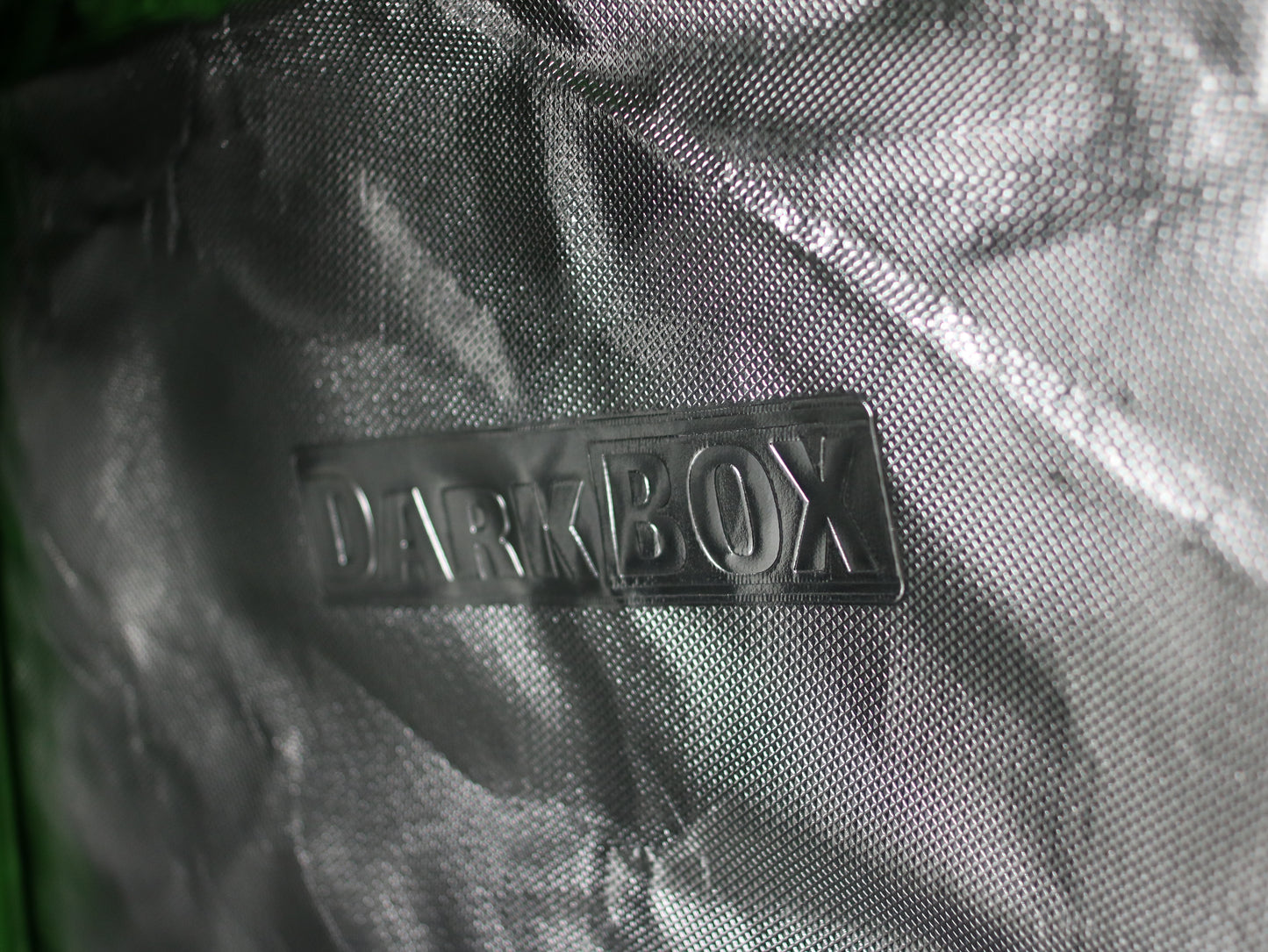 Dark Box – Гроутент за контролирана среда на отглеждане